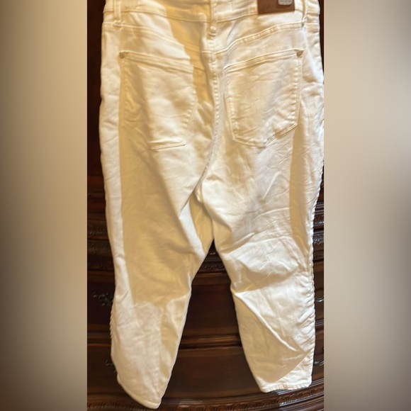 Judy Blue ‘Maddie’ Sz 14W White Relaxed Fit Jeans w/Braided Side - Picture 8 of 9